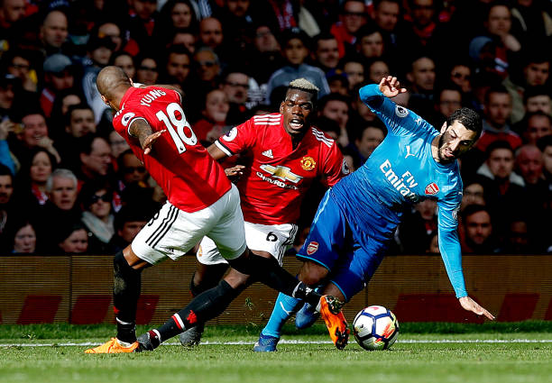 薛思佳肩负 薛思佳肩负